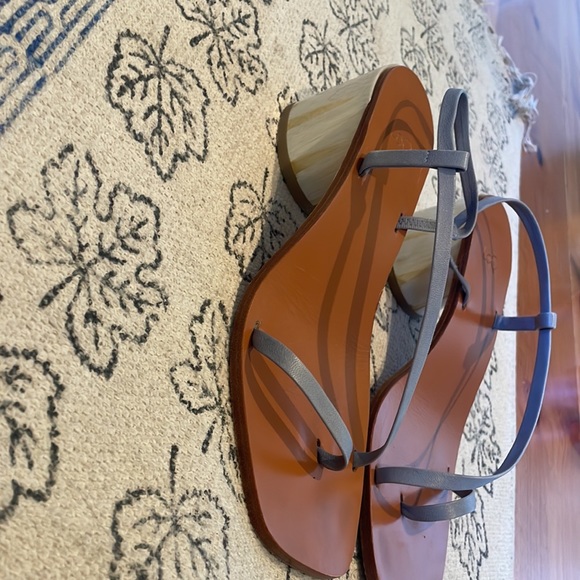 LOQ ISLA Sandal in Mar sz 38 - Picture 4 of 6